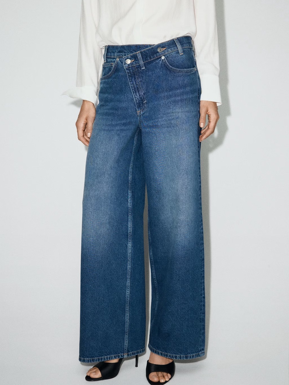 Mango Wide-Leg Mid rise Blue Jeans with crossover waistband